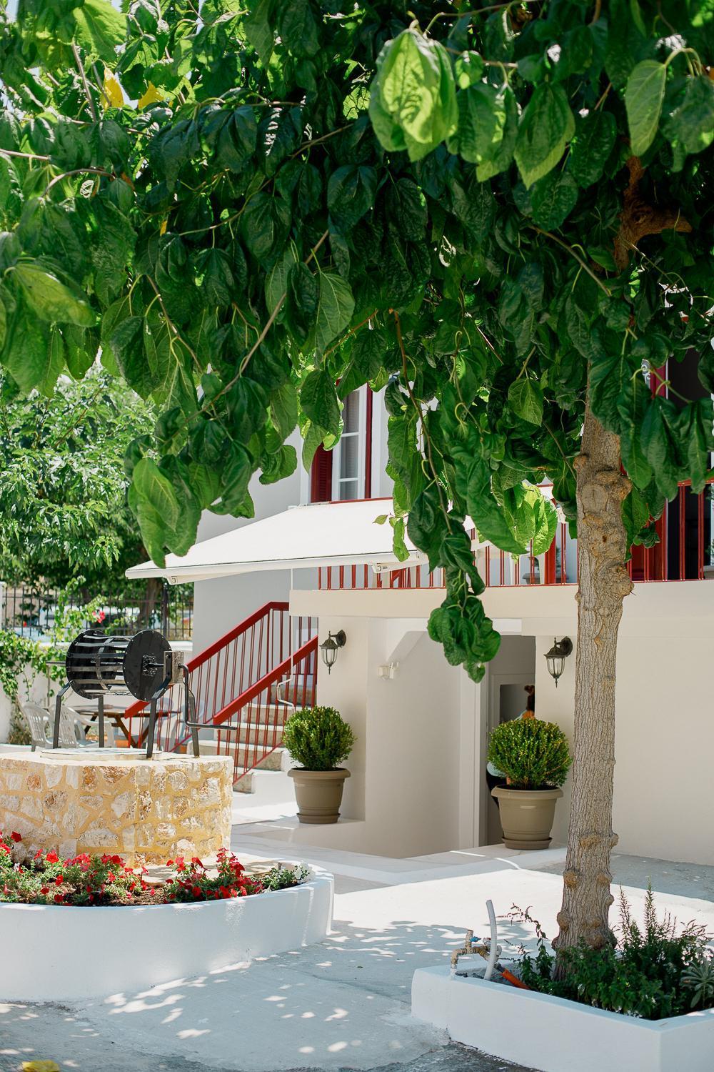 Iris Garden Retreat Aparthotel Corinth Eksteriør bilde